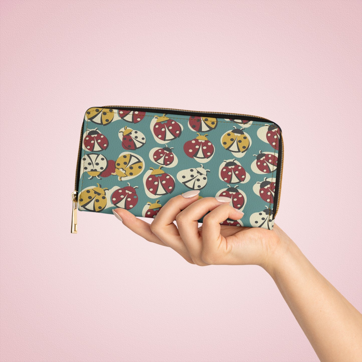 Ladybug Pattern Zipper Wallet - Cute Vintage-Inspired Coin & Card Organizer